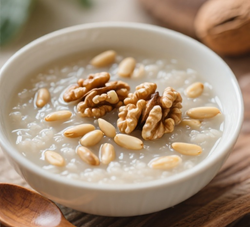 高脂血症或胆囊疾病患者应限制松子仁和核桃仁摄入量