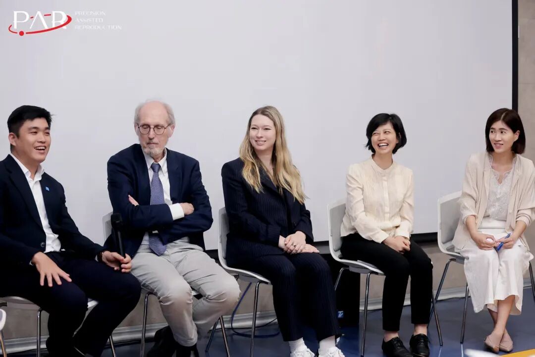 权威定义与安全评估: Prof. Johan E.J. Smitz 与 Prof. Lan N Vuong 深入浅出地讲解了 CAPA-IVM 的定义、核心概念以及临床适应症与安全性。