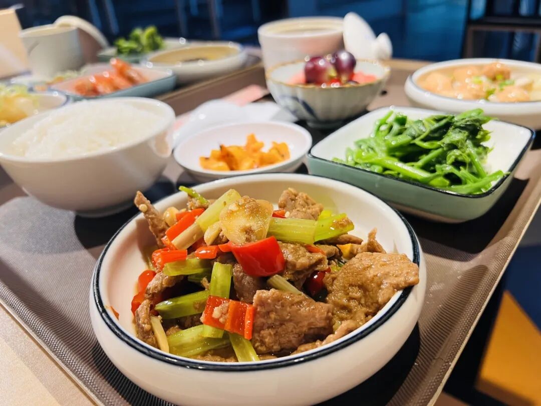 所以,毕昇院区内部食堂提前为大家准备了丰富可口的餐食。